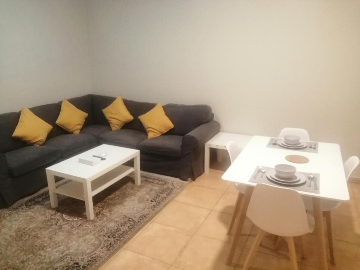 Nozol Al Toot Furnished Units Aparthotel Riyadh Bagian luar foto